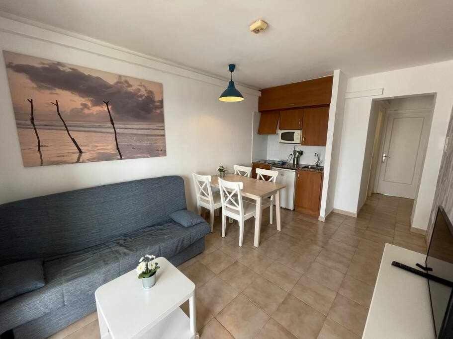 Mitjana Apartamento Con Piscina Ciutadella  Exterior photo